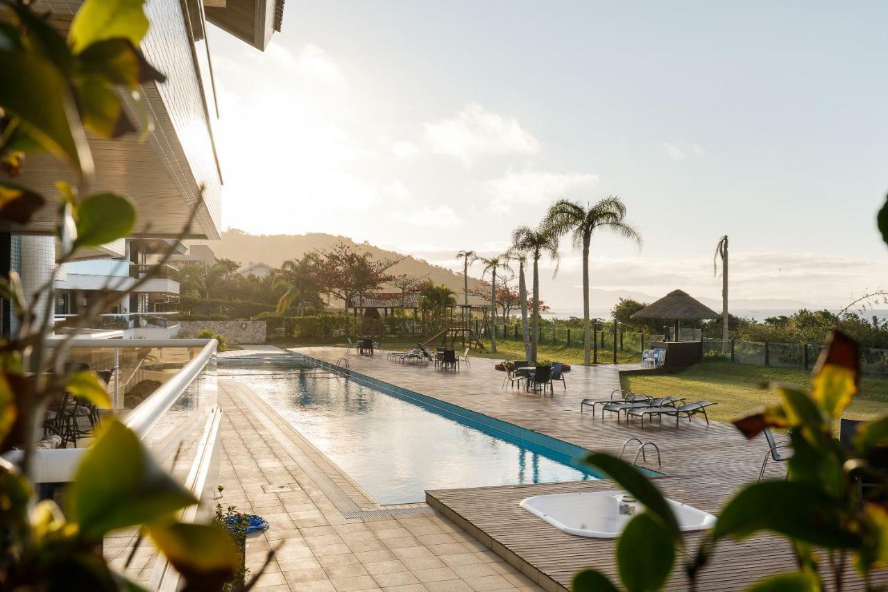Apartamento com 4 suítes pé na areia Florianópolis Exterior foto